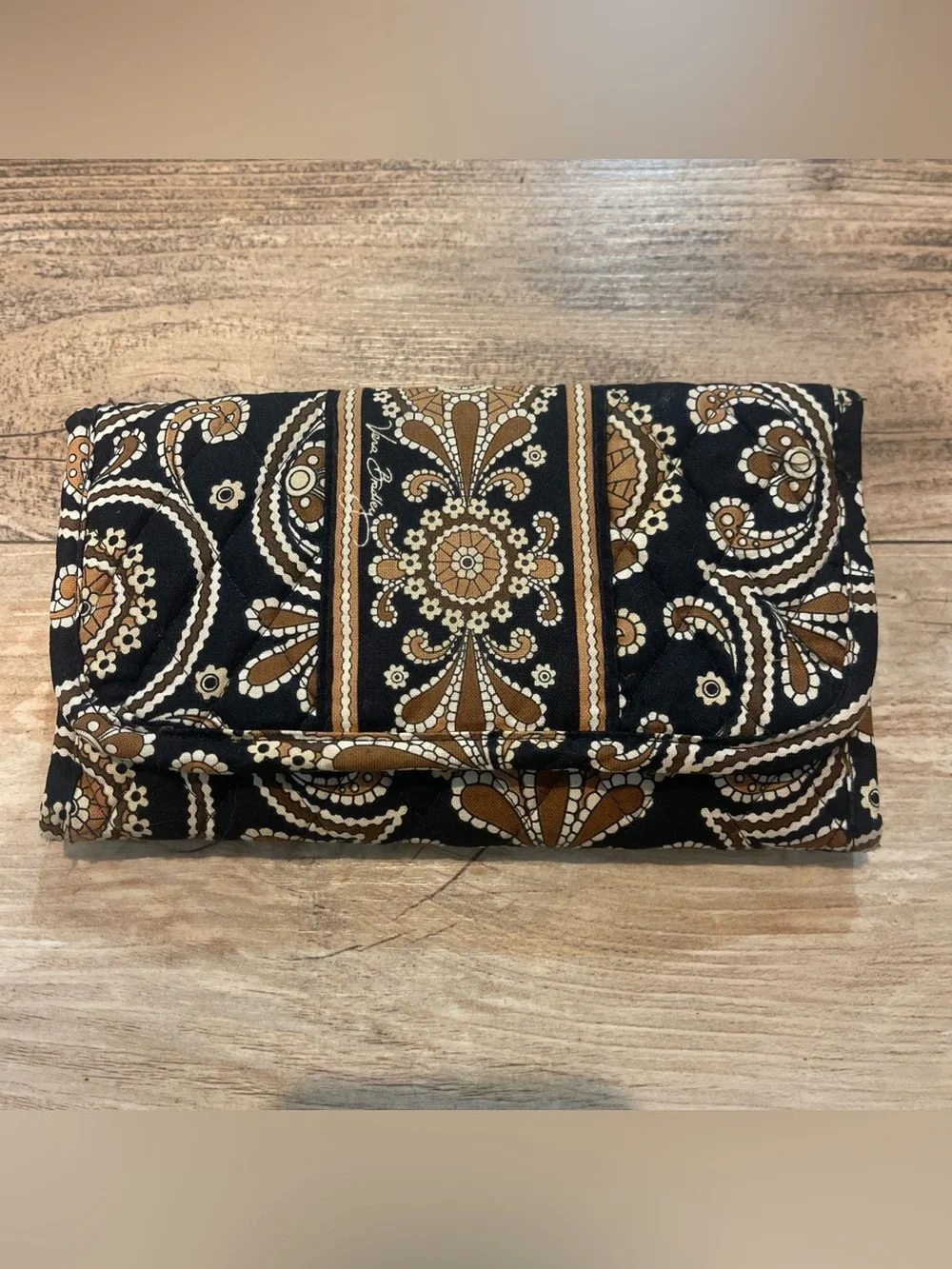 Vera Bradley Quilted Trifold Wallet Organizer Clutch Retired Pattern Caffe Latte - Picture 1 of 3